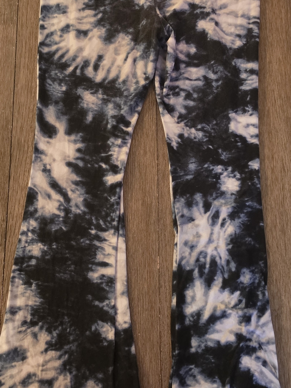 No Boundaries Dark Blue & White Tie-Dye Flare Leggings - Picture 3 of 3